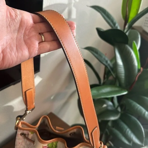 Dooney & Bourke Floral Bucket Bag - Like New! See Video! - Picture 11 of 13